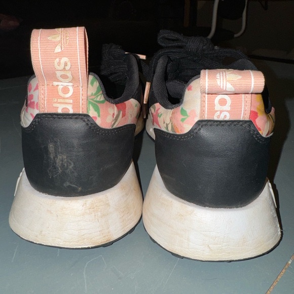 Women’s Size 5 Adidas NMD Shoes - Limited Floral Pattern - Picture 8 of 11